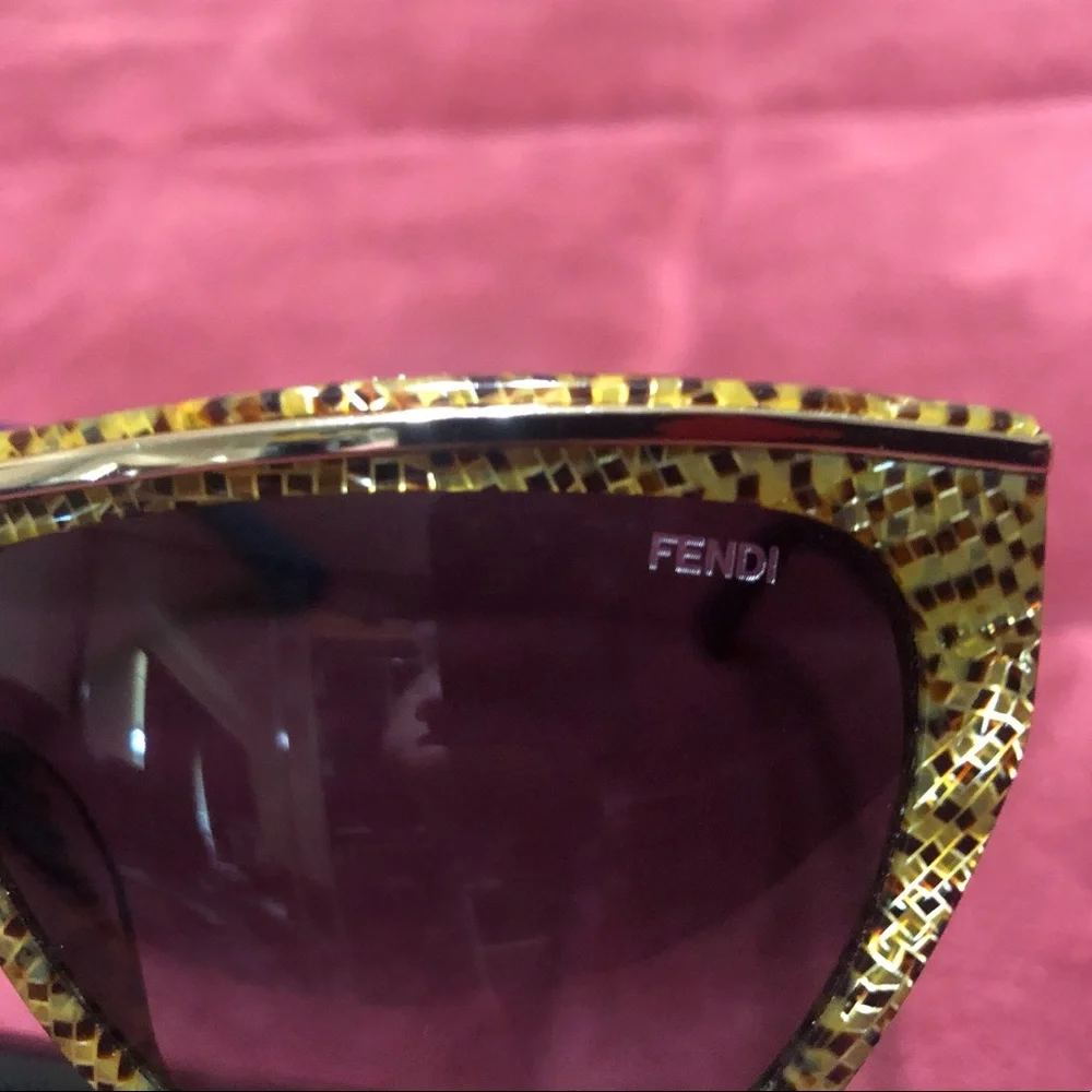 FENDI Fancy Squared Tinted Sunglasses 🕶
